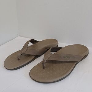 Vionic  thong sandals fit-flop Olive green size M-10 W-11